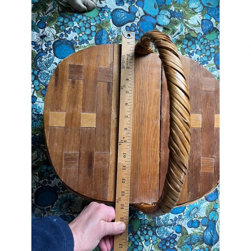 Vintage Wicker Picnic Basket Inlaid Wood Slat Split‎ Lid Oval Woven Reed Handle